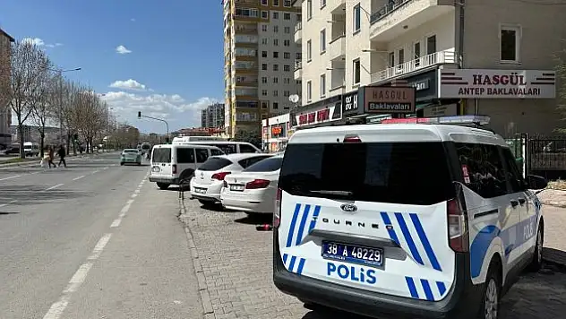 Husumetlisinin iş yerini kurşunladı