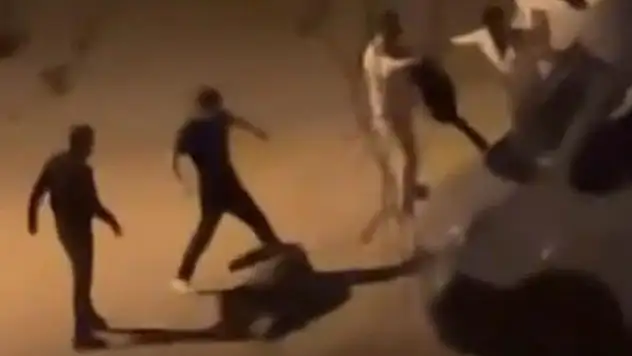 Sokak ortasında kavga kamerada