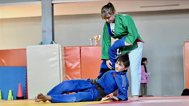 Milli sporcu Ayşenaz Tosun, hedef büyüttü