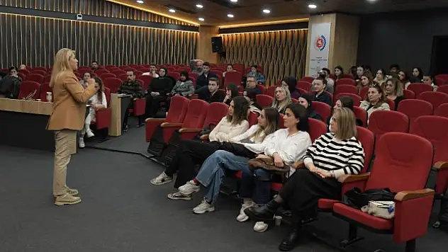 'Satış Teknikleri ve Müşteri İlişkileri Yönetimi' eğitimi