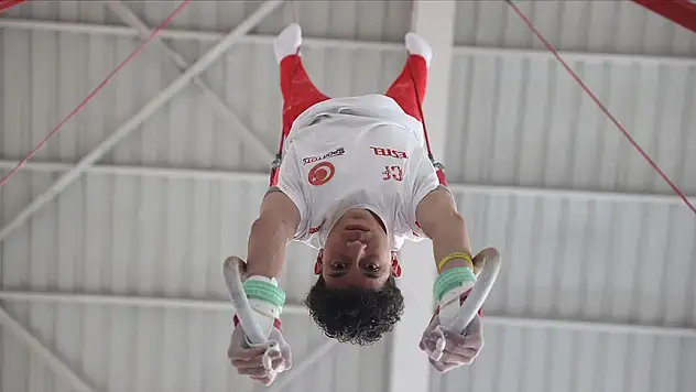 Cimnastiğe 4 yaşında başlayan Hüseyin Emir