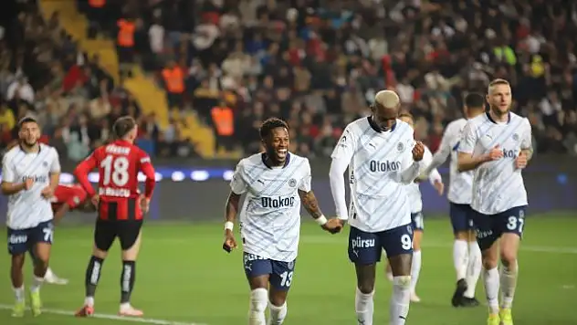 Ligin ilk 4 takımı 3 puan aldı