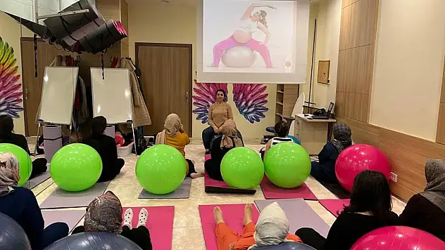 'Doğum korkulacak değil, kutlanılacak bir eylemdir'