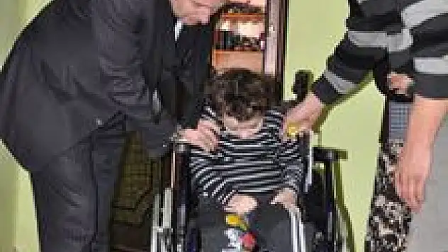 Başkan Belur, Küçük Aylin'i sevindirdi