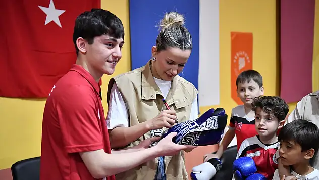 Yeşilyurt Belediyesi Kick-Boks Takımı ile buluştu