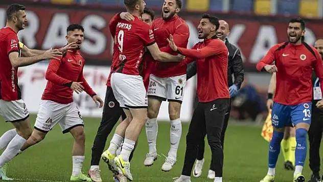 Gözler sahada akıllar İstanbul'da