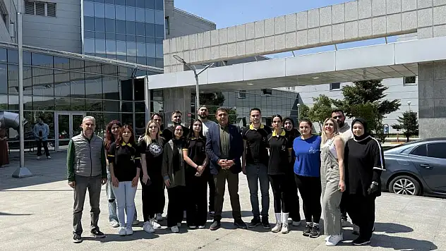 Çocukların hastane korkusunu aşmak için kolları sıvadılar