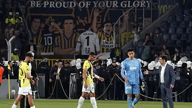 Fenerbahçe evinde 10 puan kaybetti