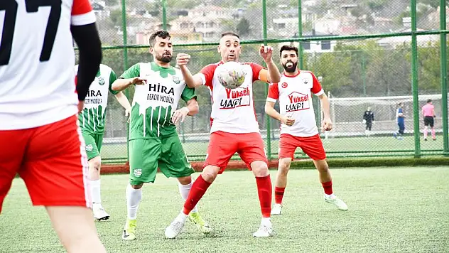 7 kırmızı kartın çıktığı amatör maçta kazanan çıkmadı