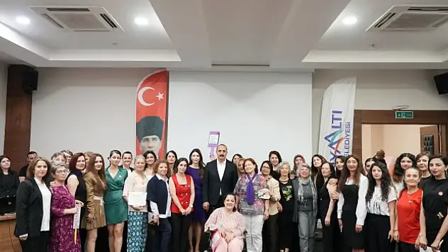 KİHEP'e katılan kadınlar sertifikalarını aldı