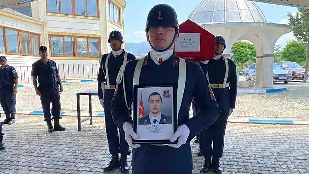 Uzman çavuş son yolculuğuna uğurlandı