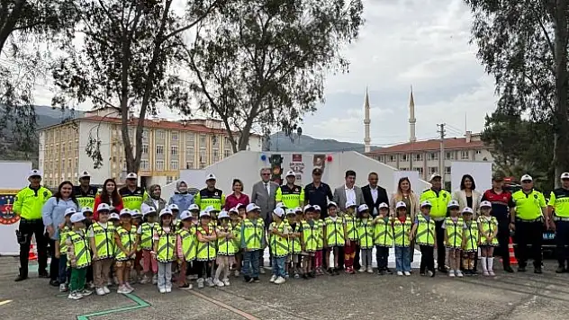 Anaokulu öğrencilerine trafik eğitimi