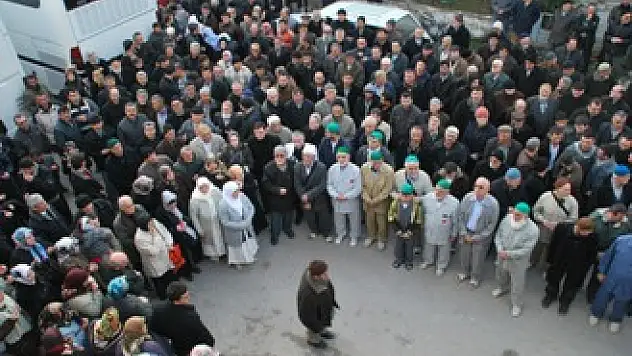 160 kişi umreye uğurlandı
