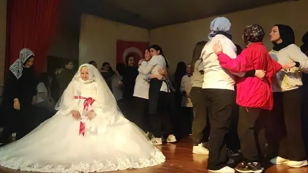 Gelinlik giyme hayali gerçek oldu