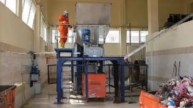 Tıbbi atıklar bertaraf ediliyor