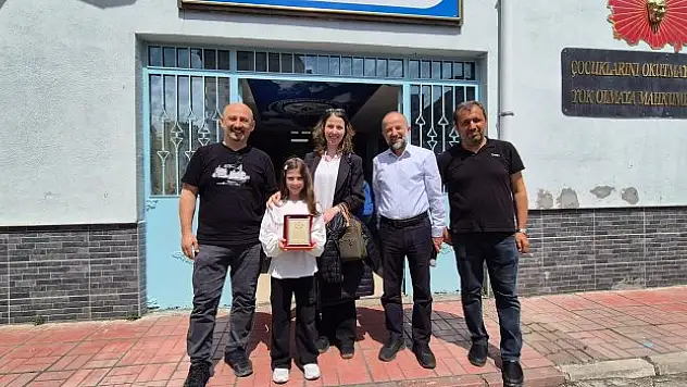 Minik ressam dünya birincisi