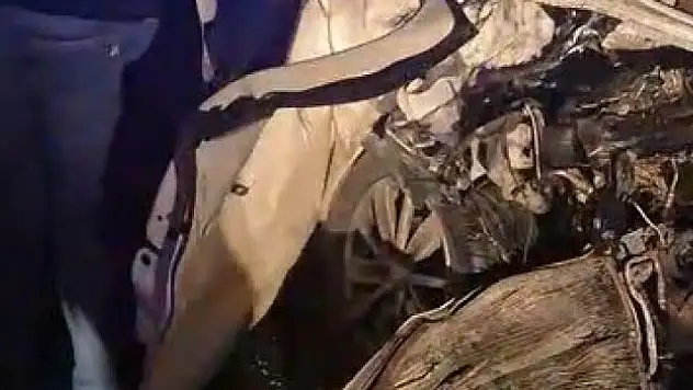 Alanya'da servis aracı otomobille çarpıştı