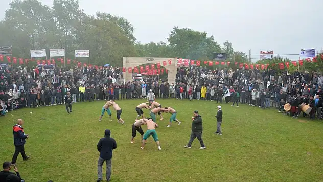Yağmur altında Hıdırellez ve karakucak coşkusu