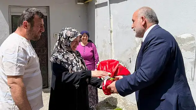 Şehit annelerine anlamlı ziyaret