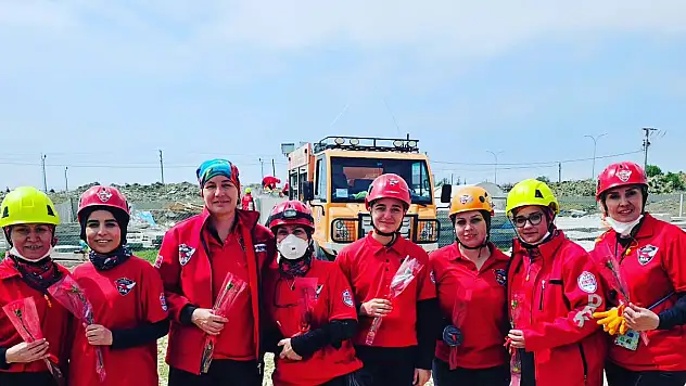 Anneler Günü'nde fedakâr üyelerini unutmadı