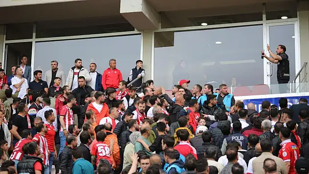 Sivas'ta 'Yönetim istifa' sesleri