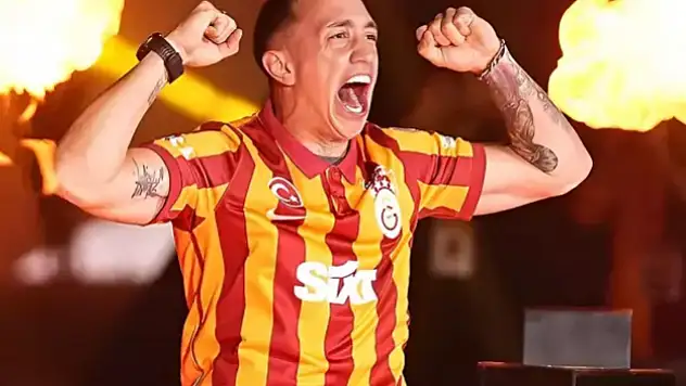 Galatasaray'da yıldız isim ayrılıyor