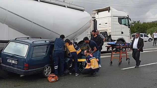 Silobas ile otomobil çarpıştı