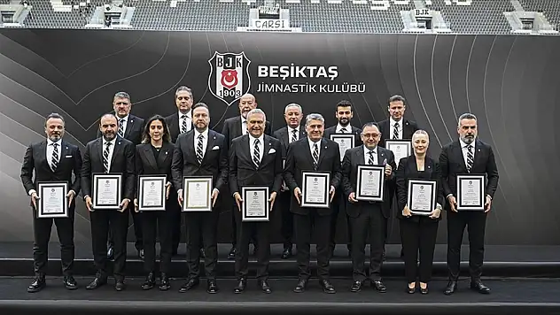 Serdal Adalı ve yönetimi, mazbatalarını aldı