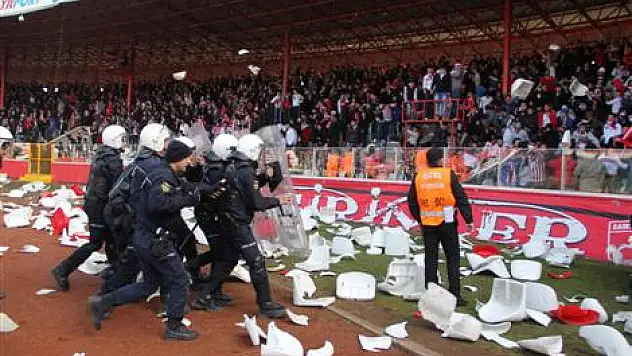 Samsunspor taraftarı isyan etti