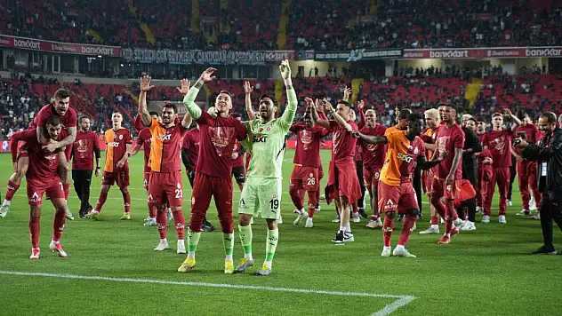 Fernando Muslera, Bülent Korkmaz'ın rekoruna ortak oldu