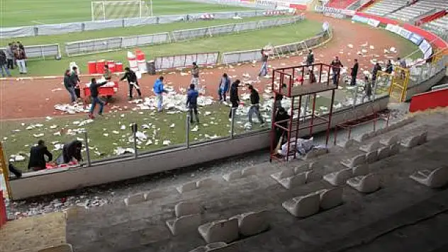 Kendi yaptıklarını kendileri temizledi