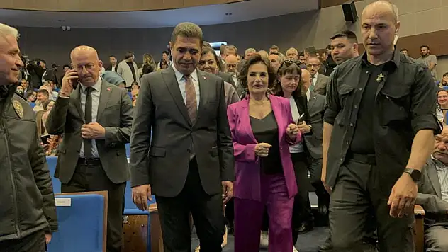 'Ya üreten ya da abone olan bir ülke olacağız'