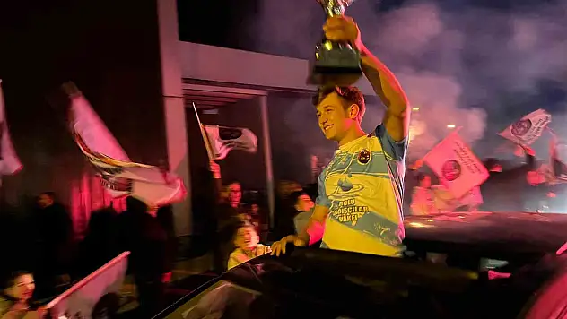 Şampiyon takıma coşkulu karşılama