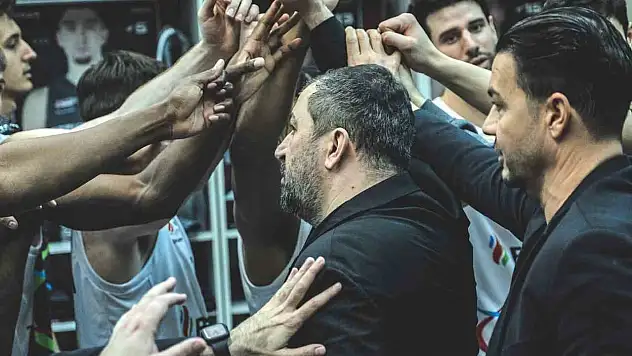 Play-in için sahaya çıkıyor