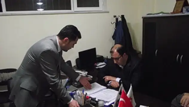 TOKİ de kendi kendini yönetme imzaları teslim edildi