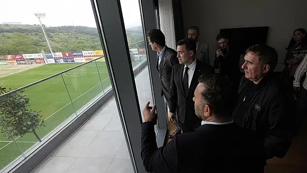 UEFA Kupası zaferinin efsaneleri buluştu