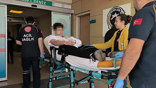 Arkadaşıyla şakalaşırken yaralandı