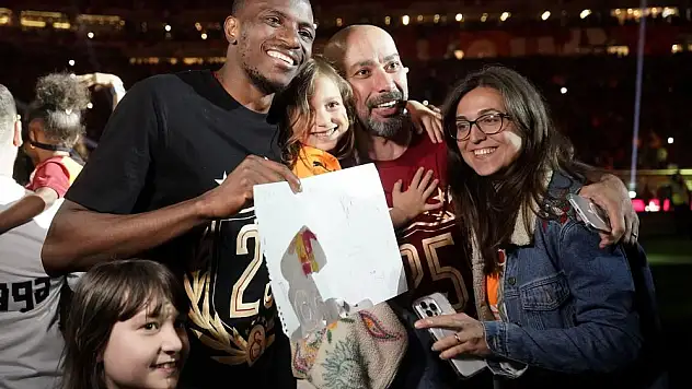 Galatasaraylı futbolculardan şampiyonluk sevinci