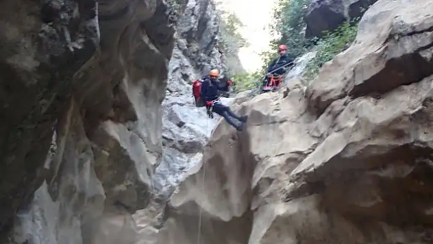 Suya düşen üniversite öğrencisi kayboldu