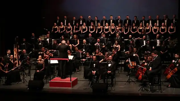 'Yankılı Tepeler' sahnede