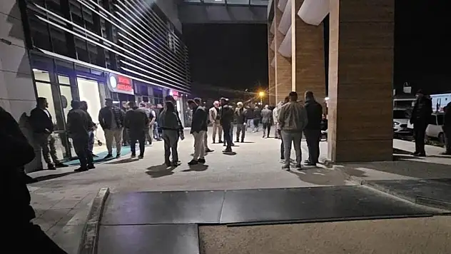 AKRABALAR ARASINDA SOPALI KAVGA