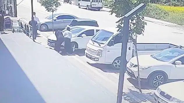 Park edilmek isterken yayaya çarptı