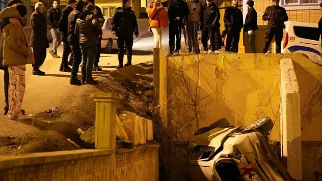 Bayburt'ta trafik kazası: 3 öğretmen yaralandı