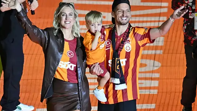 Mertens'in eşi Kat, taraftarlardan yardım istedi