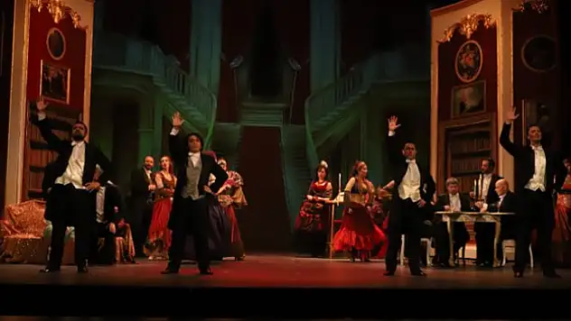 'La Traviata' operası sahnede