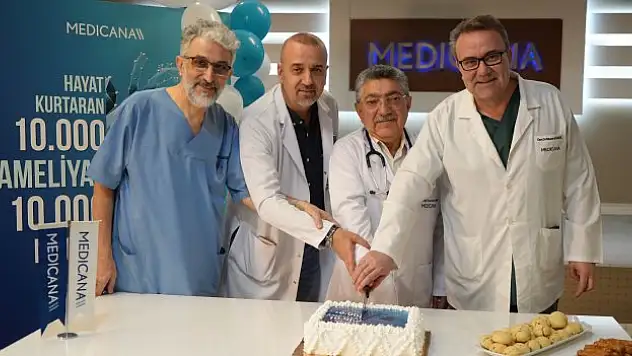 10 bininci kalp ameliyatına imza attılar