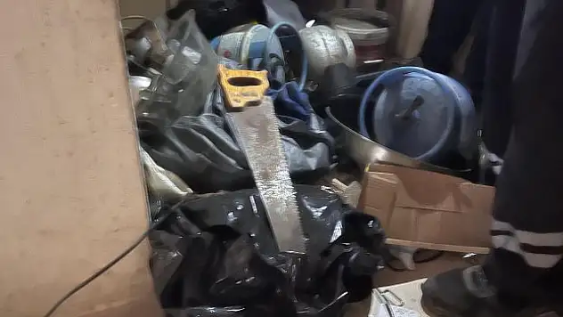 Çöp ev 4'üncü kez boşaltıldı