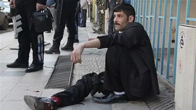 Adliye çıkışı silahlar konuştu