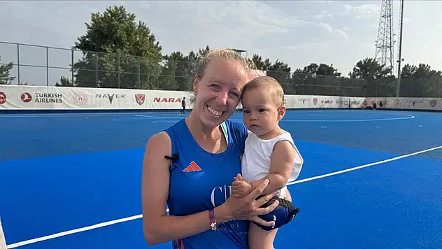 Kadın hokey sporcusu Sinem Yalçın