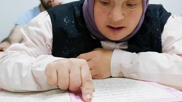 'Kur'an-ı Kerim okumayı çok seviyorum. Hayalim herkese Kur'an öğretmek'